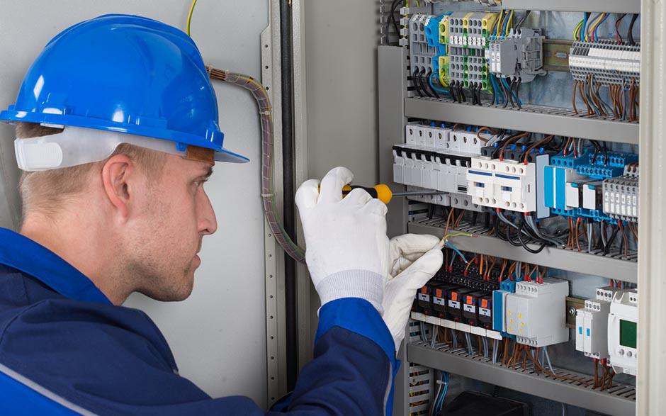 cherche électricien Cergy